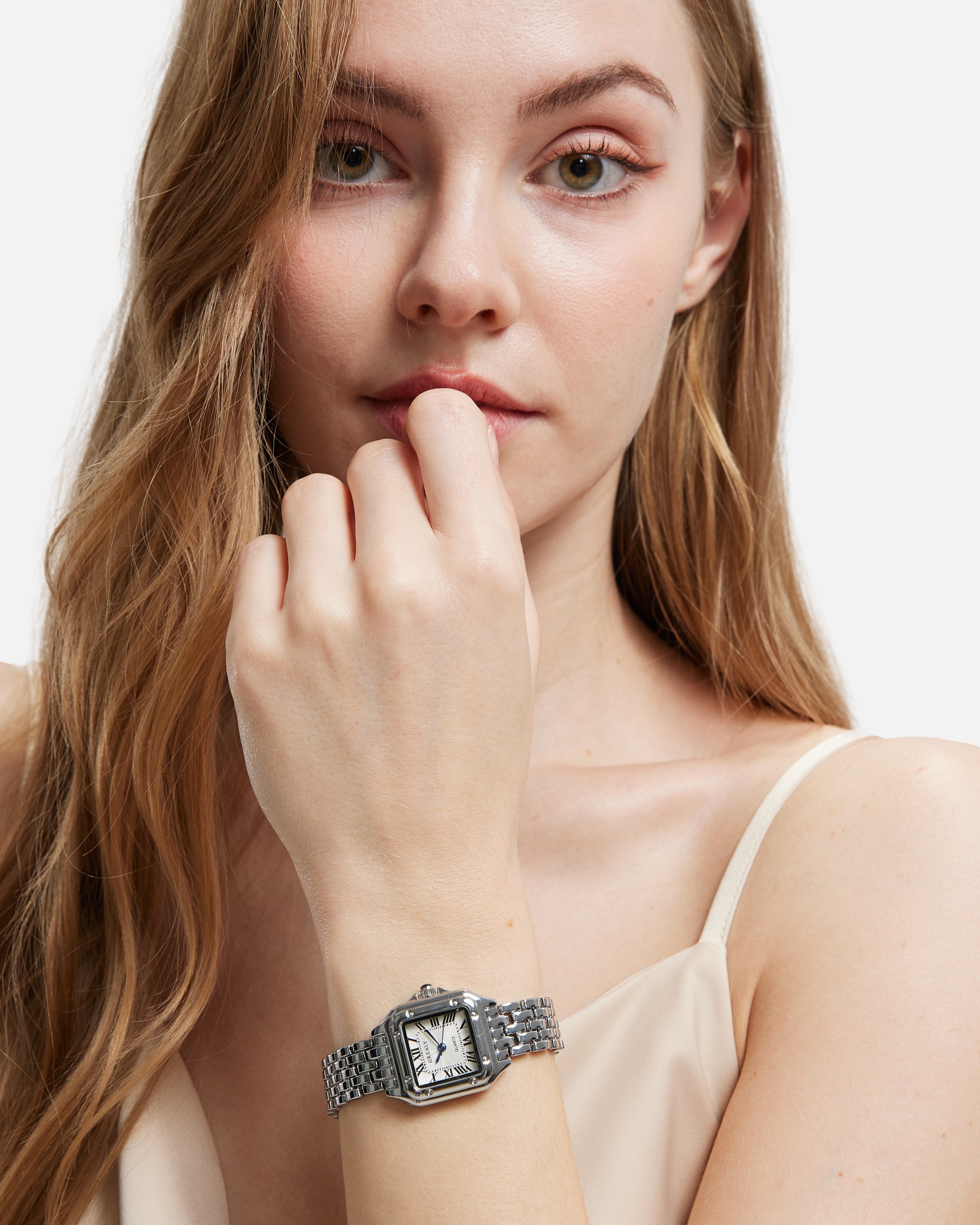 Women's Vintage Quartz Watch – Classic Round Face
